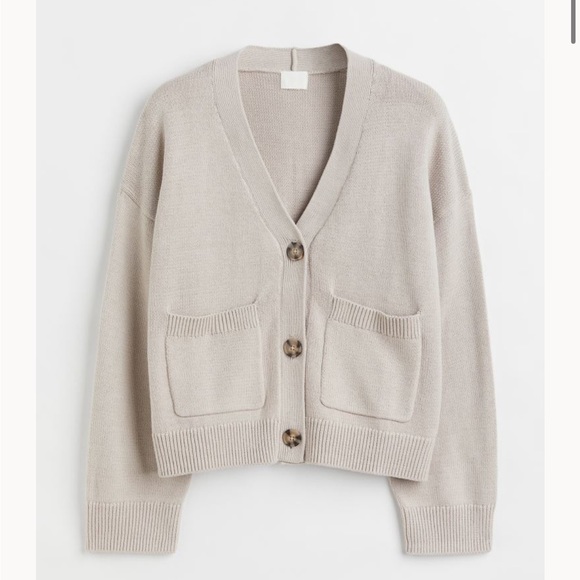H&M Sweaters - H&M Cropped Sweater Cardigan M NWT